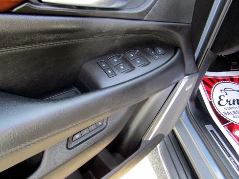 Used 2016 Cadillac Escalade Luxury image 15