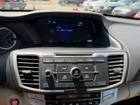 Used 2013 Honda Accord EX Sedan image 10