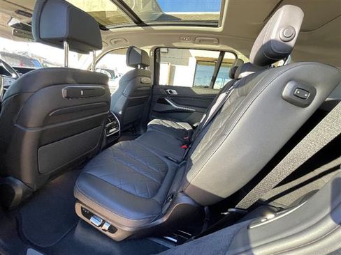 Used 2024 BMW X7 xDrive40i image 15