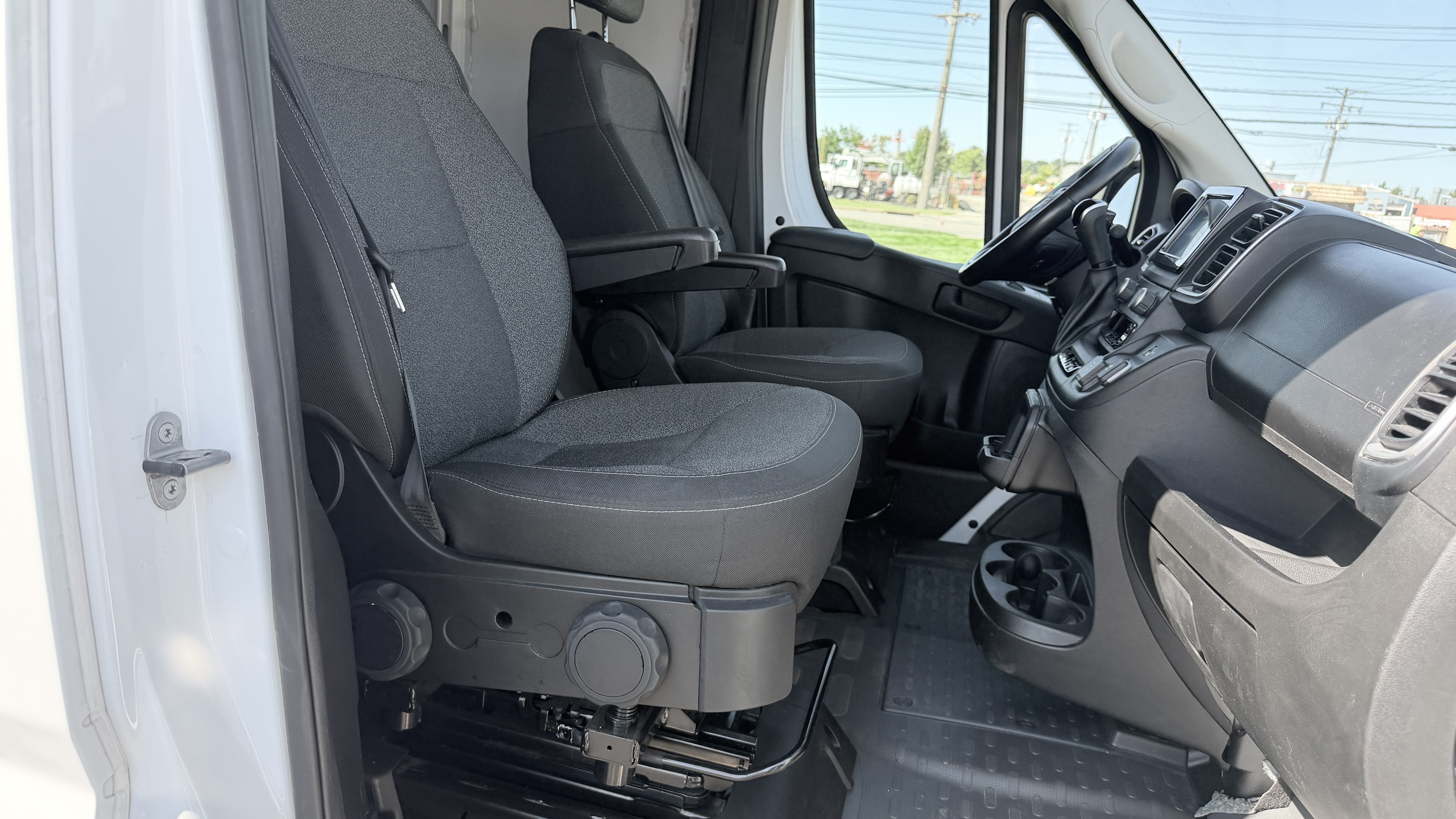 Used 2024 RAM ProMaster 2500 159 High Roof FWD image 13