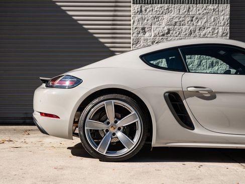 Used 2023 Porsche 718 Cayman image 18
