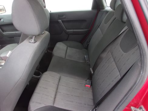 Used 2009 Ford Focus SE image 6