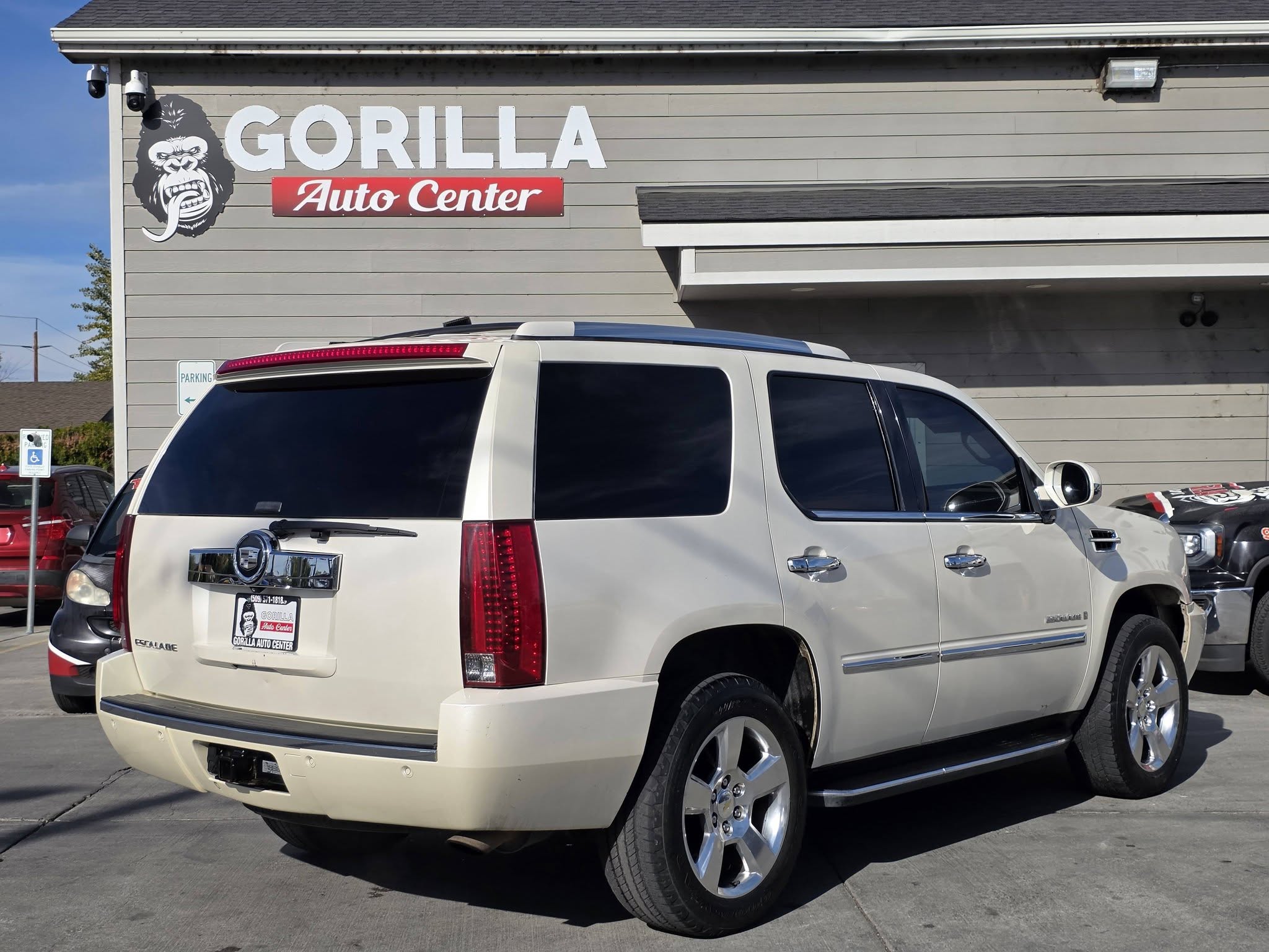 Used 2007 Cadillac Escalade AWD image 7