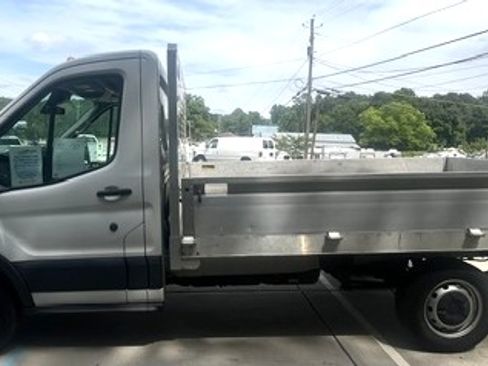 Used 2018 Ford Transit 250 138 RWD image 5