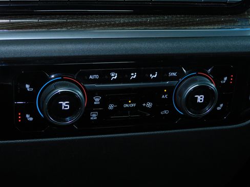 Used 2025 Chevrolet Silverado 1500 LT image 6