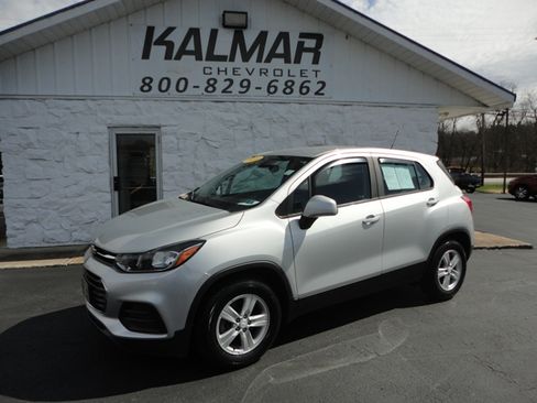 Used 2020 Chevrolet Trax LS image 3