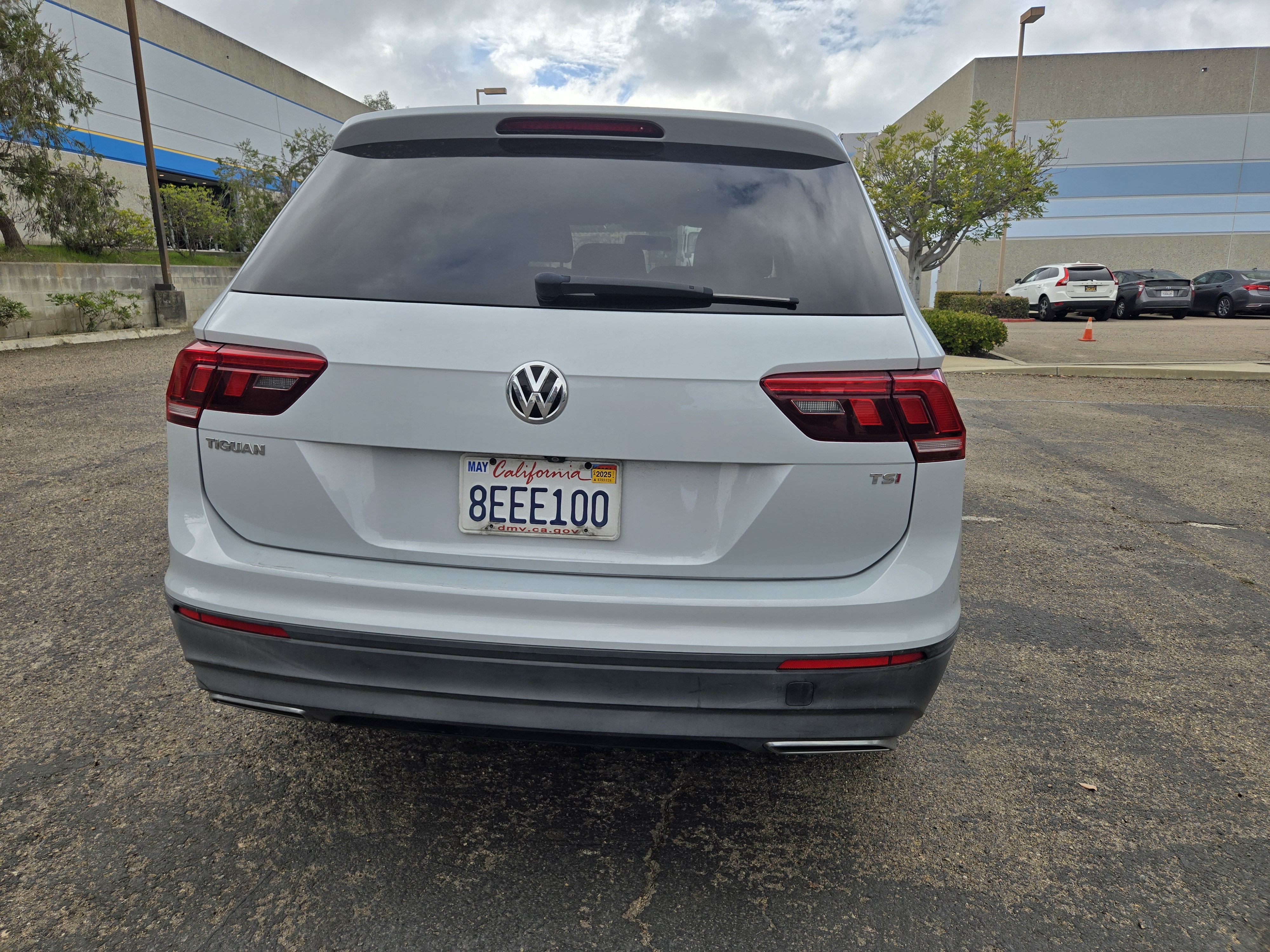 Used 2018 Volkswagen Tiguan FWD S image 8