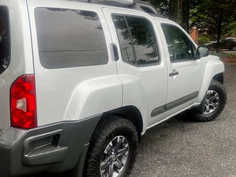 Used 2015 Nissan Xterra 4WD image 4