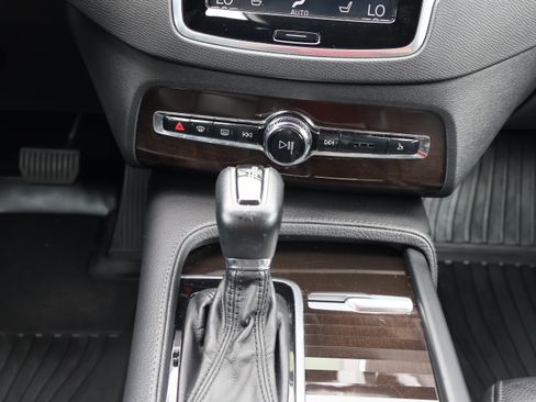 Used 2019 Volvo XC90 T6 Momentum image 22