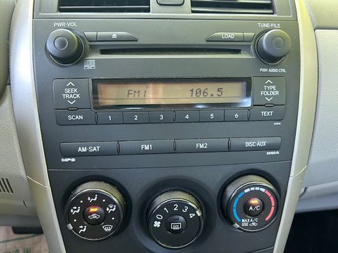 Used 2009 Toyota Corolla FWD image 12