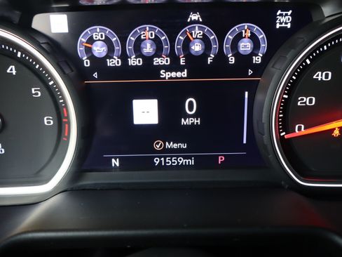 Used 2021 Chevrolet Suburban Premier image 32