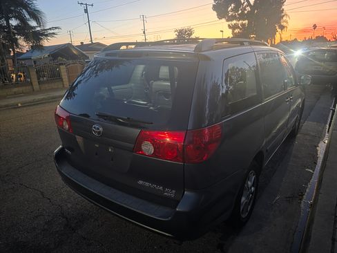 Used 2006 Toyota Sienna XLE image 5