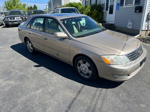 Used 2003 Toyota Avalon XLS image 1