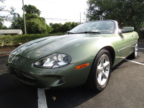 Used 2000 Jaguar XK8 Convertible RWD image 3