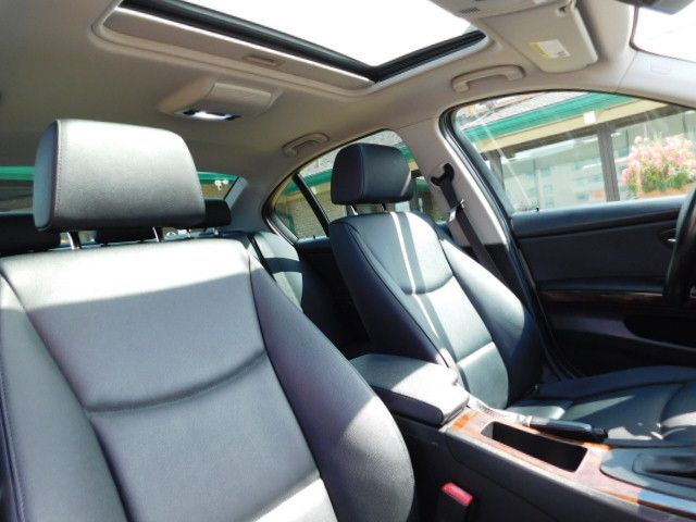 Used 2011 BMW 335d Sedan RWD image 20