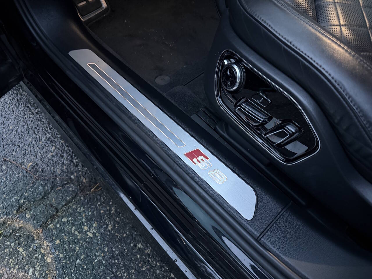 Used 2013 Audi S8 Plus AWD/4WD image 17