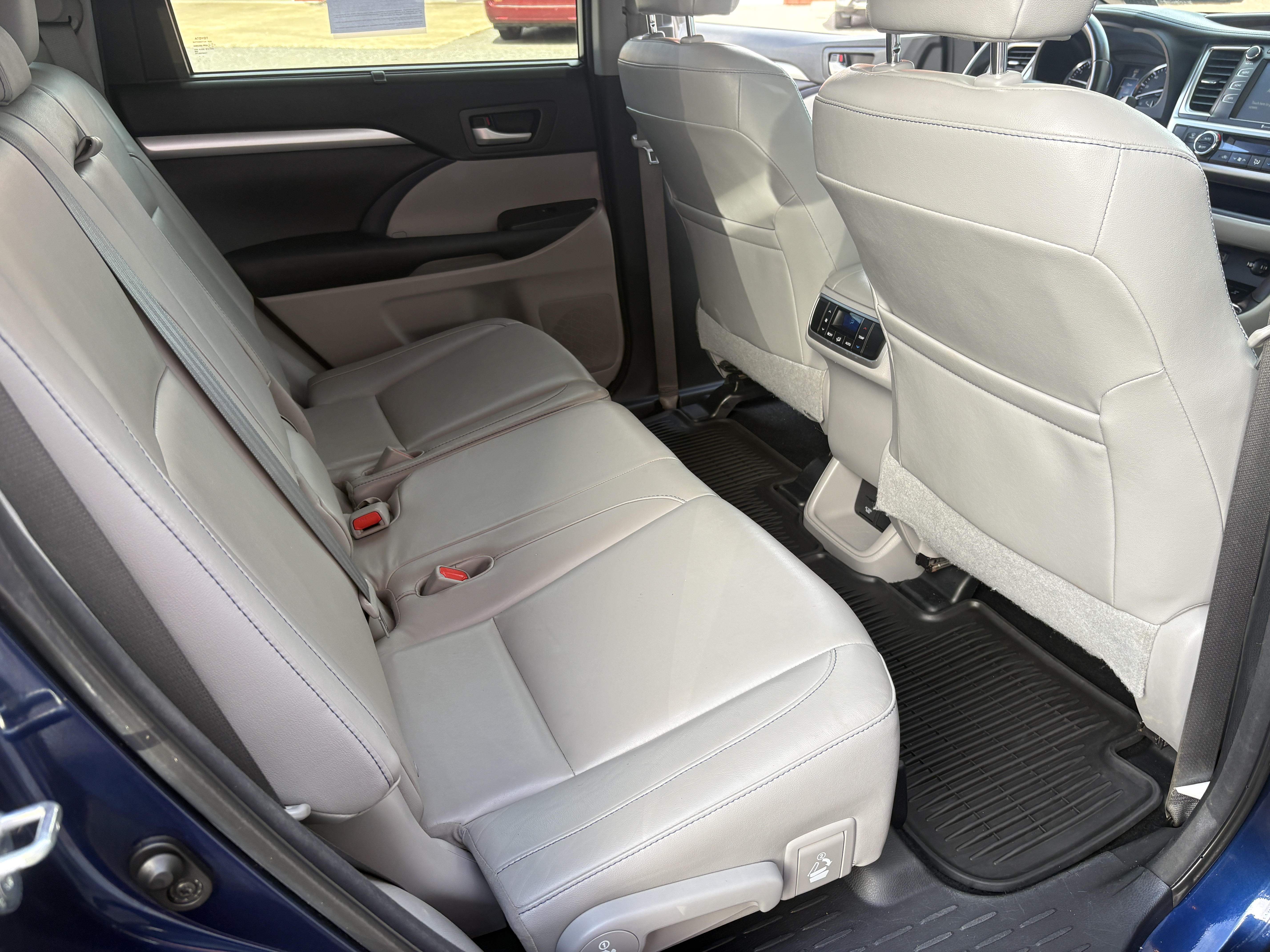 Used 2016 Toyota Highlander AWD XLE V6 image 11