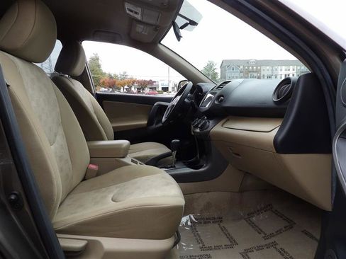 Used 2010 Toyota RAV4 image 15