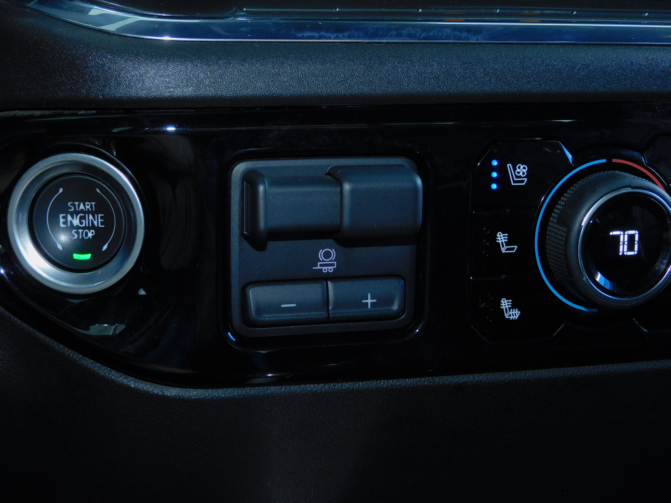 Used 2024 Chevrolet Silverado 3500 4x4 Crew Cab High Country image 8