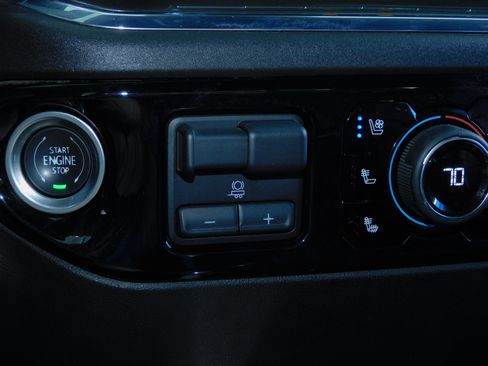 Used 2024 Chevrolet Silverado 3500 4x4 Crew Cab High Country image 8