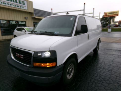 Used 2020 GMC Savana 3500 image 1