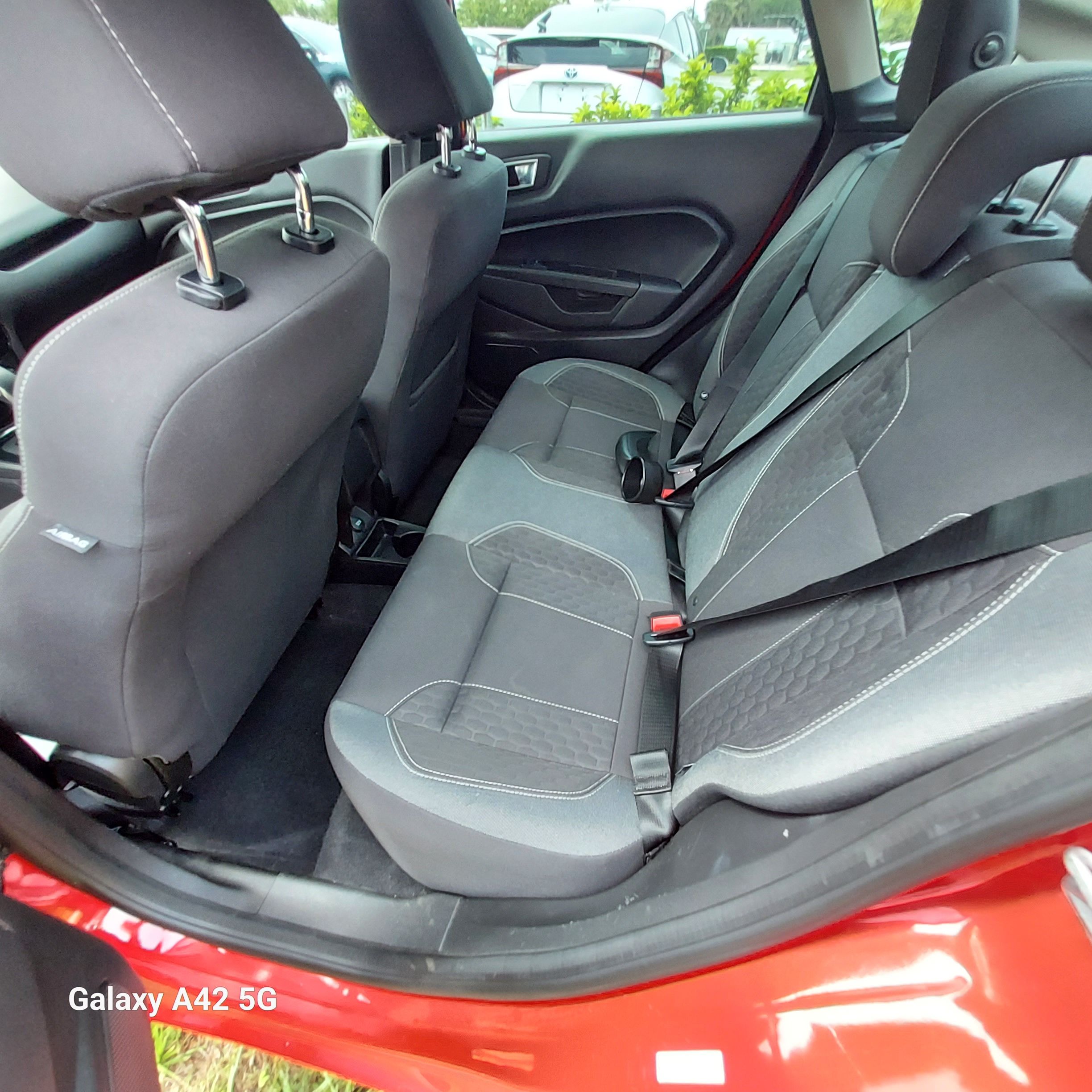 Used 2014 Ford Fiesta SE Sedan FWD image 7