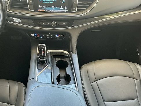 Used 2019 Buick Enclave Premium AWD/4WD image 23
