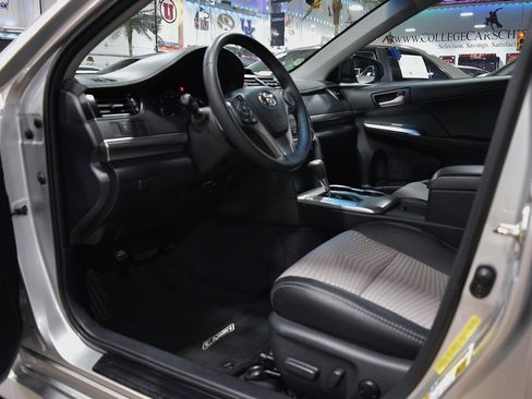 Used 2013 Toyota Camry SE image 14