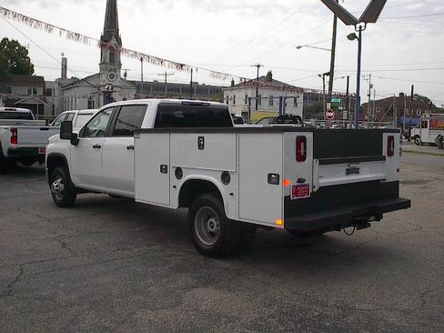 Used 2022 Chevrolet Silverado 3500 W/T RWD image 8