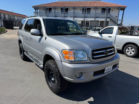 Used 2004 Toyota Sequoia Limited image 13