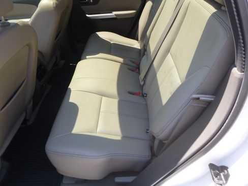 Used 2011 Ford Edge 2WD Limited image 16