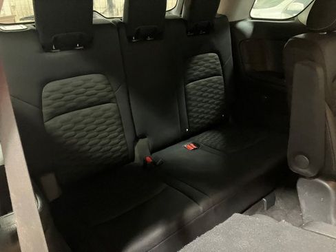 Used 2022 Nissan Pathfinder SV image 26