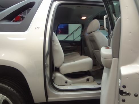 Used 2008 Chevrolet Avalanche LT image 20