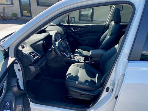 Used 2021 Subaru Forester Touring image 17