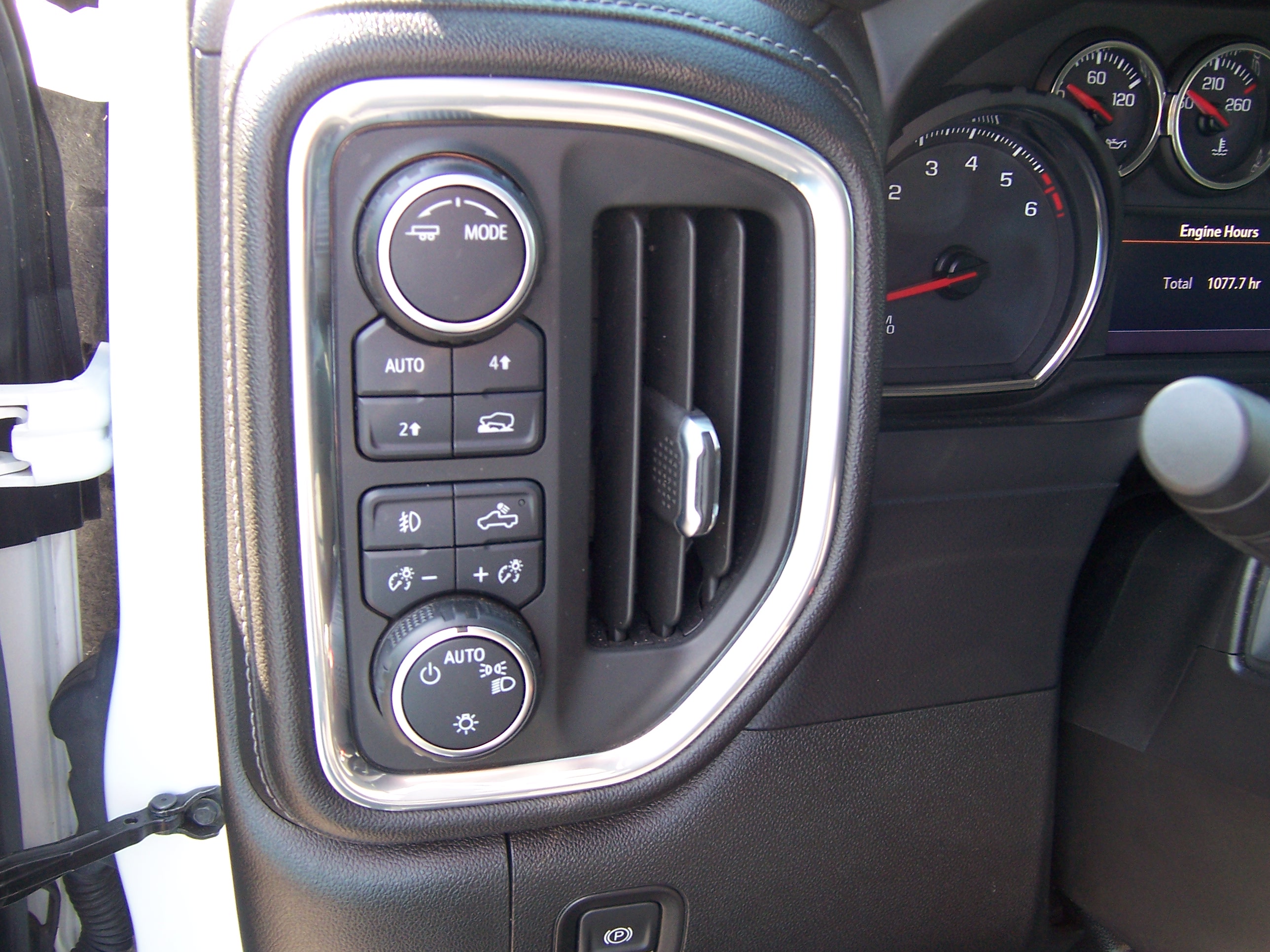 Used 2021 Chevrolet Silverado 1500 RST AWD/4WD image 11