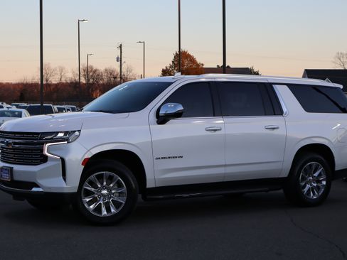Used 2021 Chevrolet Suburban Premier image 2