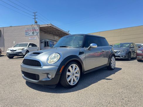 Used 2010 MINI Cooper S 2-Door Hardtop FWD image 3