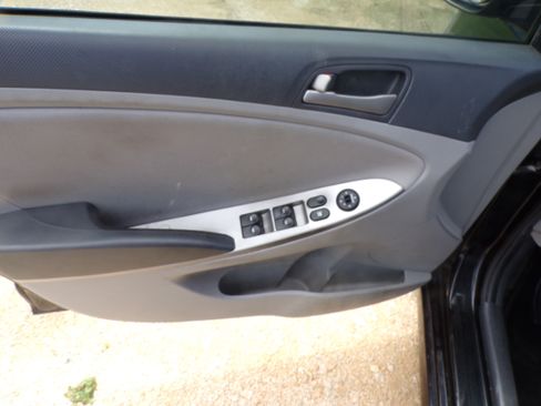 Used 2016 Hyundai Accent SE Sedan FWD image 10