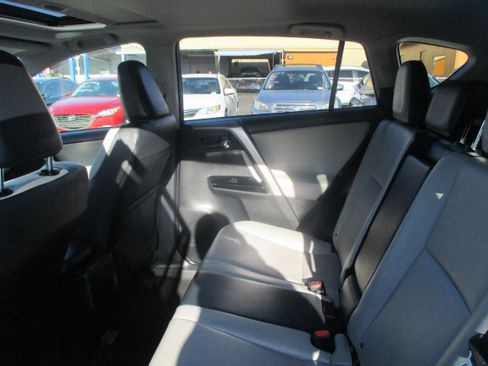 Used 2016 Toyota RAV4 AWD Limited image 9