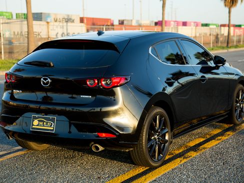 Used 2021 MAZDA MAZDA3 w/ Premium Package image 5