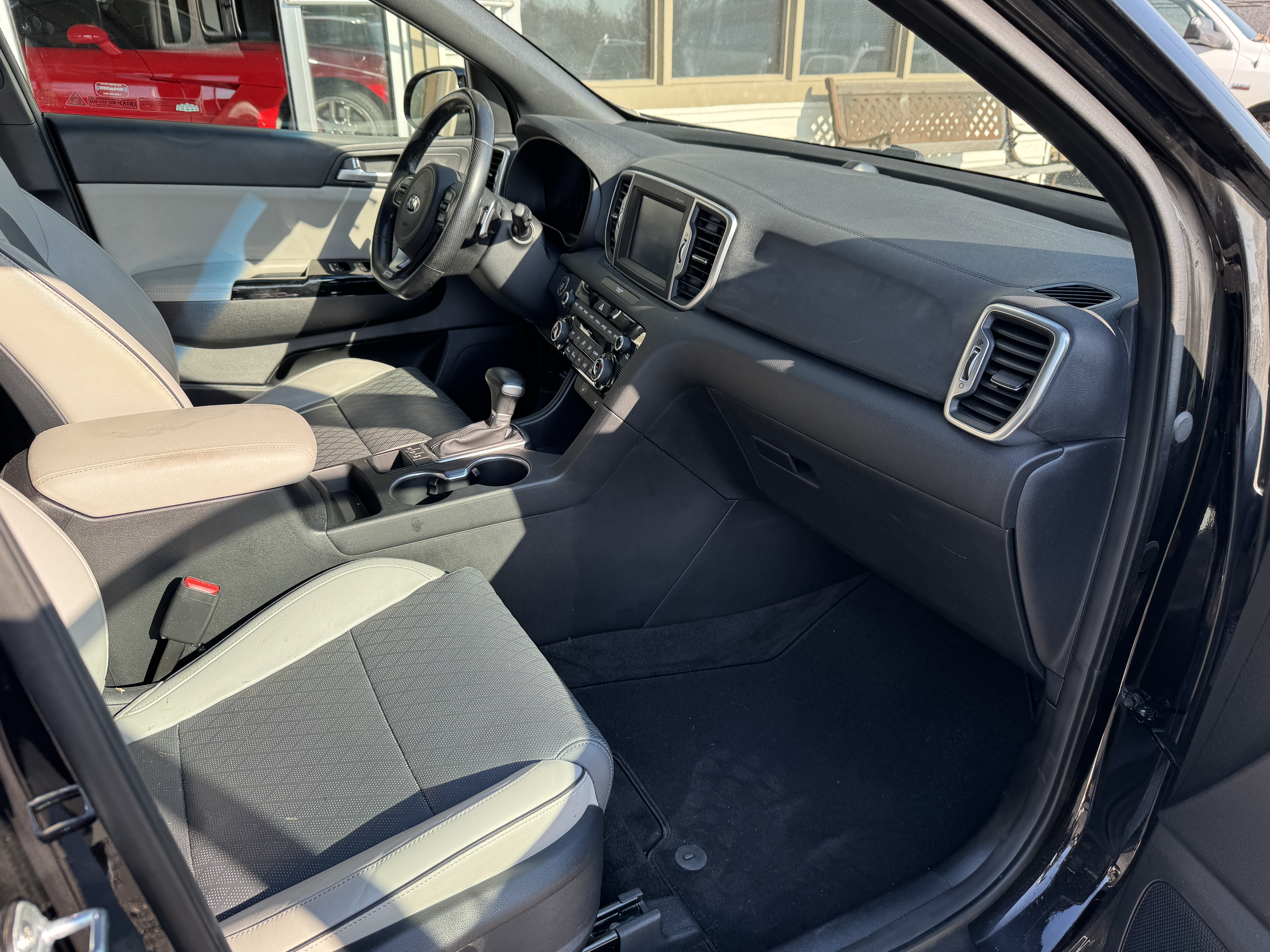 Used 2018 Kia Sportage AWD EX image 13