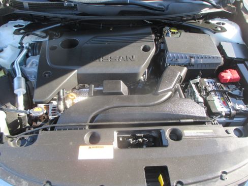 Used 2017 Nissan Altima 2.5 S Sedan 4D FWD image 15