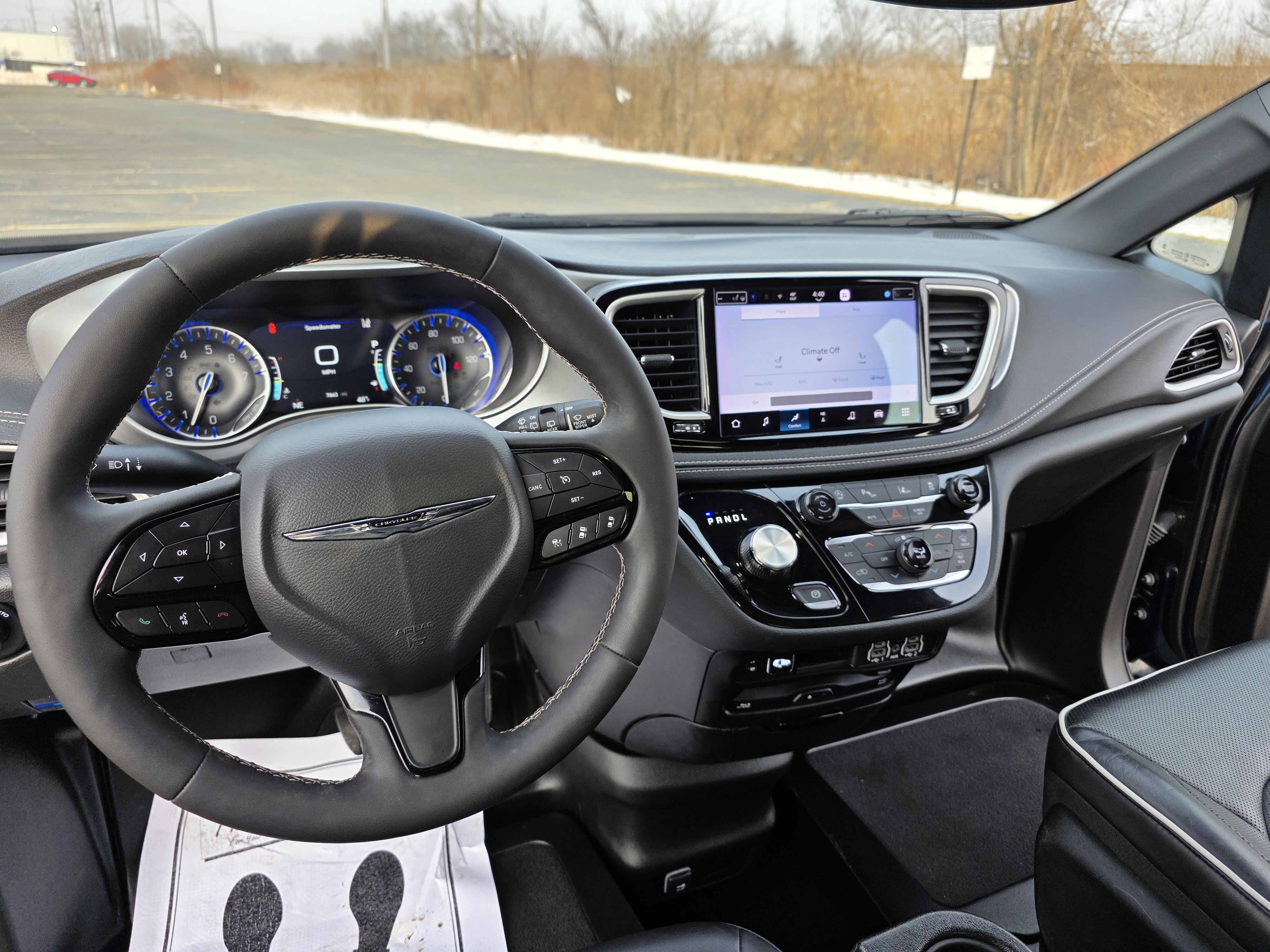Used 2025 Chrysler Pacifica Select FWD image 32
