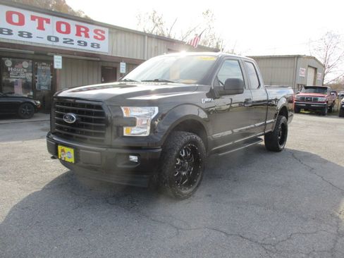 Used 2017 Ford F150 STX image 2