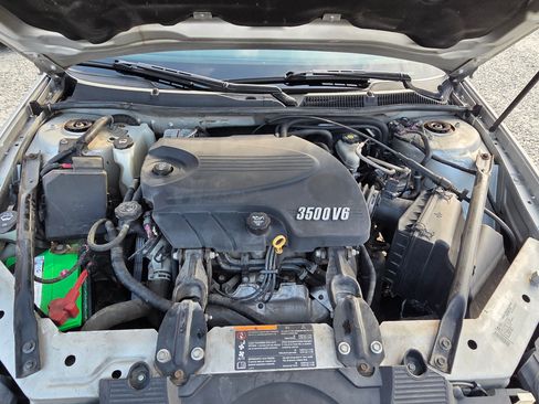 Used 2011 Chevrolet Impala LT image 14