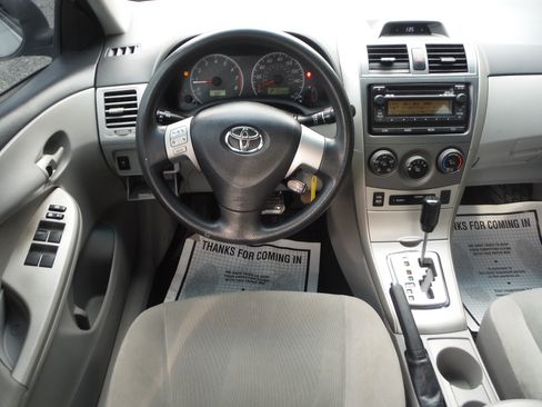 Used 2012 Toyota Corolla LE image 12