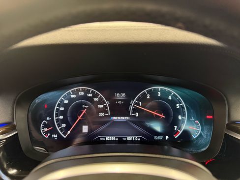 Used 2019 BMW M550i xDrive image 46