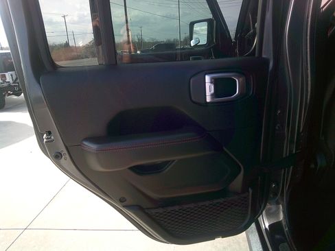 Used 2019 Jeep Wrangler Unlimited Rubicon image 12