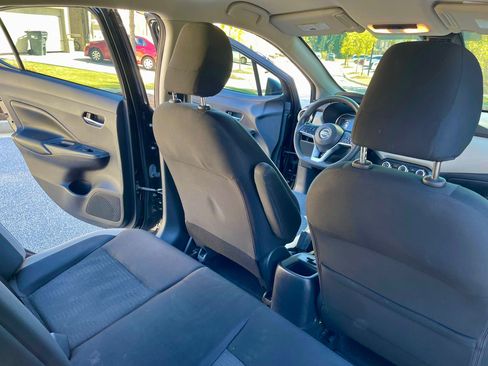 Used 2020 Nissan Versa SV image 10