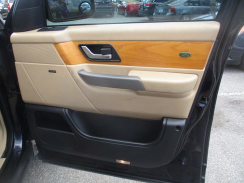 Used 2008 Land Rover Range Rover Sport HSE image 17